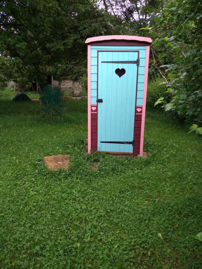 Les Roulottes Hotell Pouilly-sur-Vingeanne Eksteriør bilde