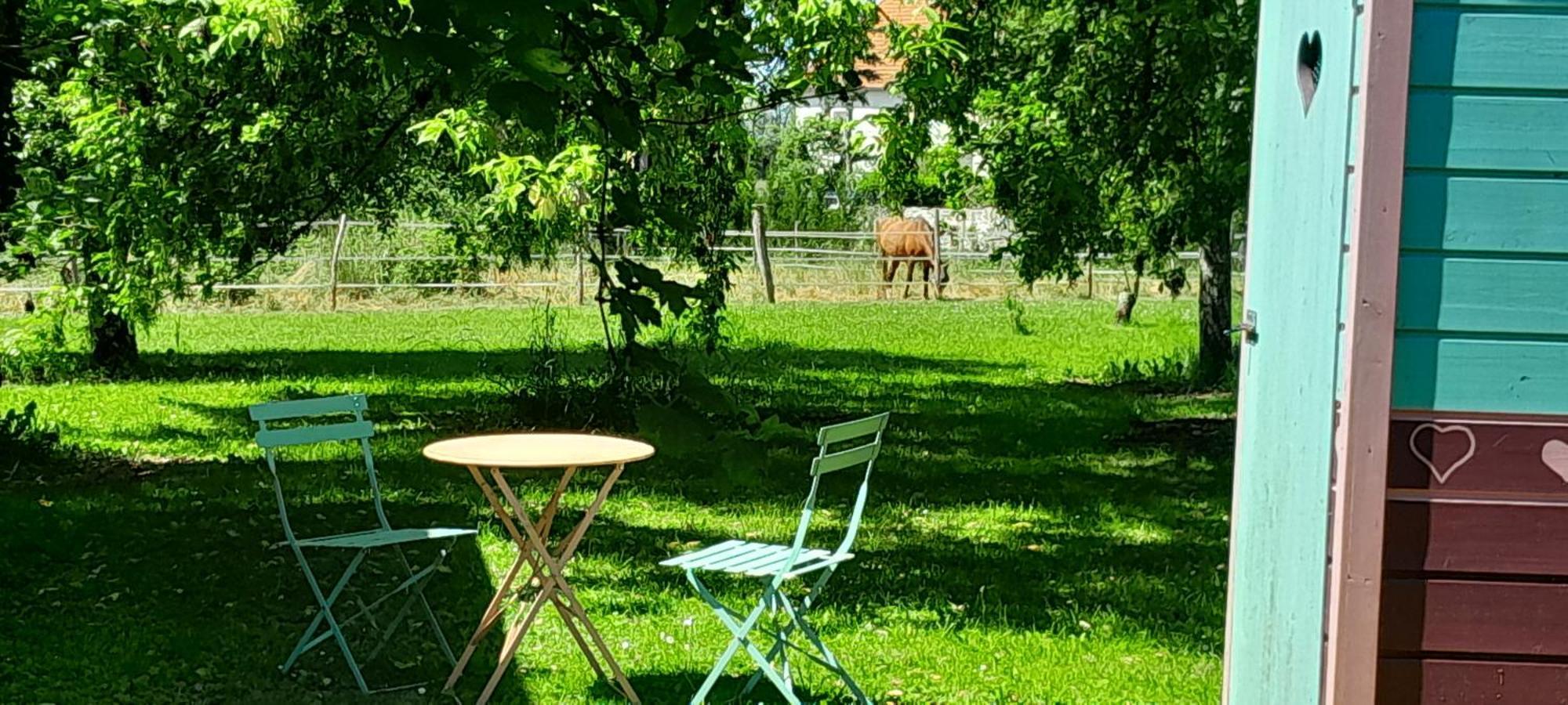 Les Roulottes Hotell Pouilly-sur-Vingeanne Eksteriør bilde